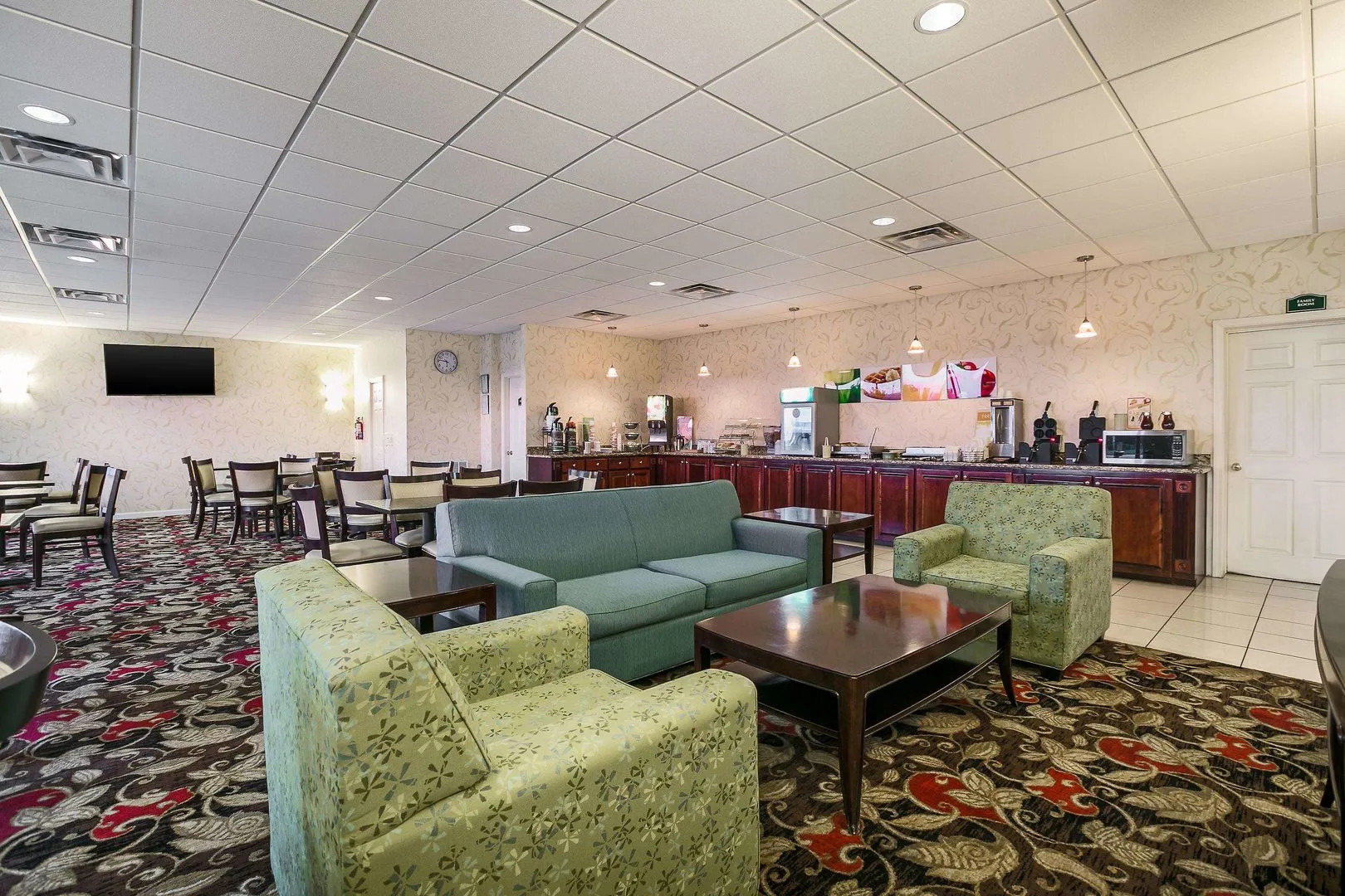 Quality Inn & Suites near Lake Eufaula