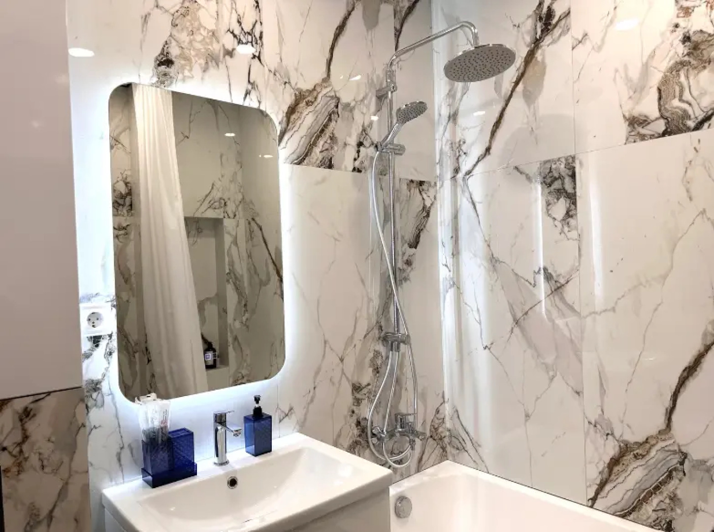 Апартаменты на Четаева 43А