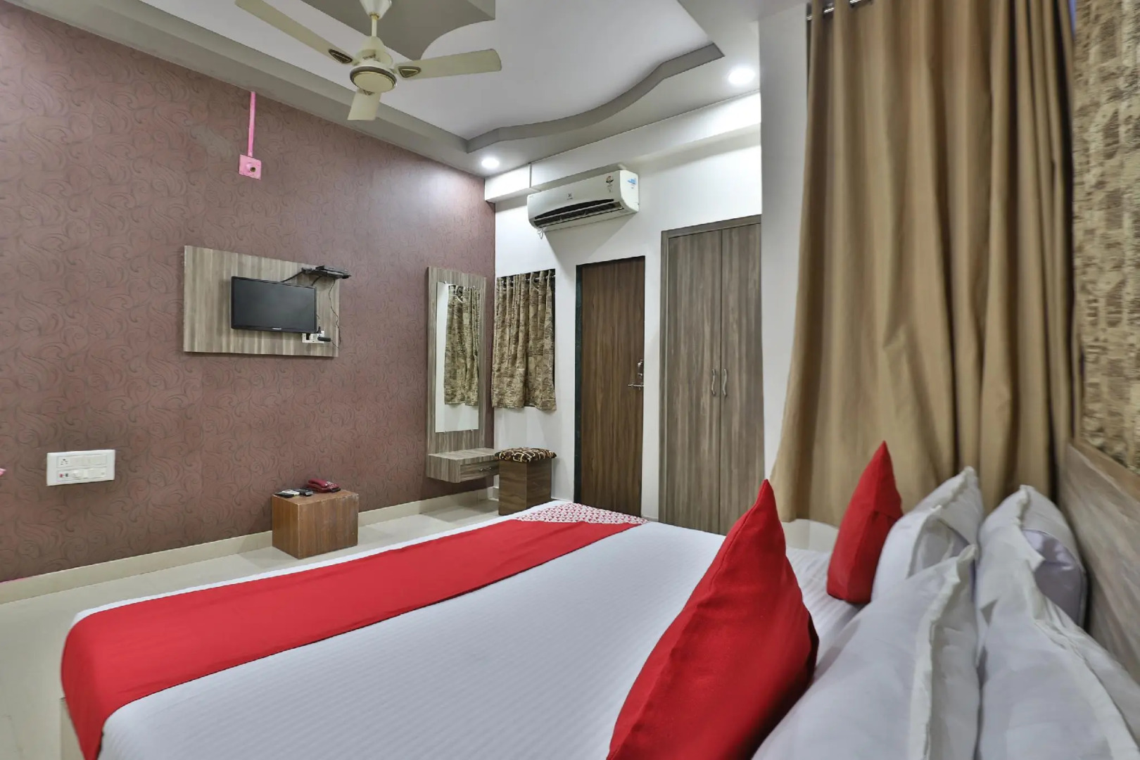 OYO 45328 Athiz Inn Somnath