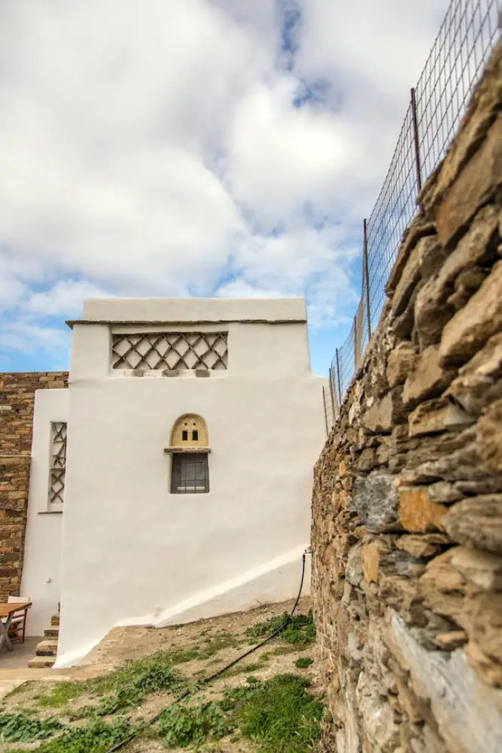 Tinos Pegion House
