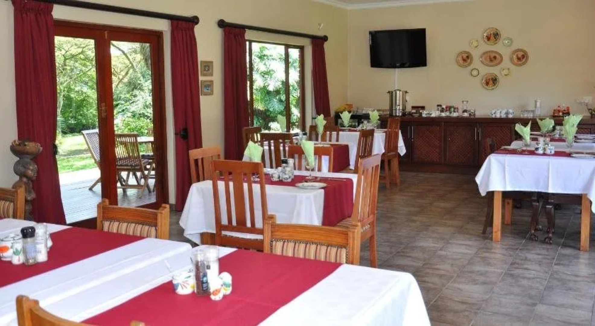 Birds of paradise B&B