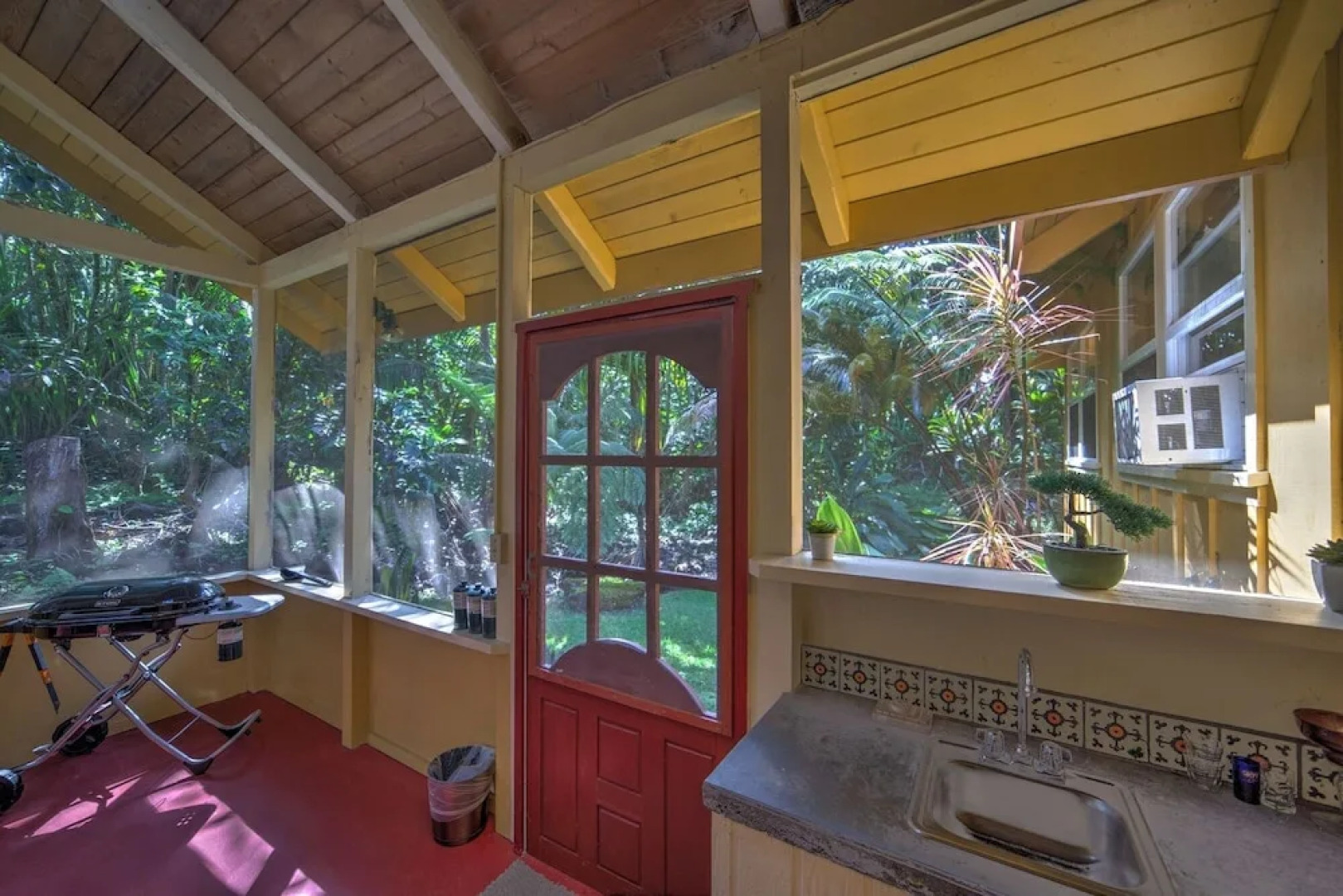 Papai Lanai 3 Bedroom Home by Redawning