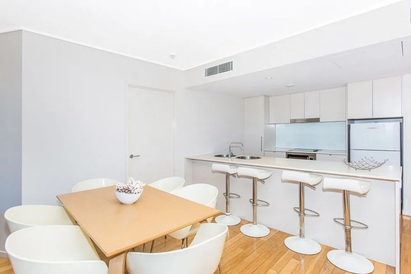 Resort & Spa 2302/03 Ocean Glimpses Over Central Park