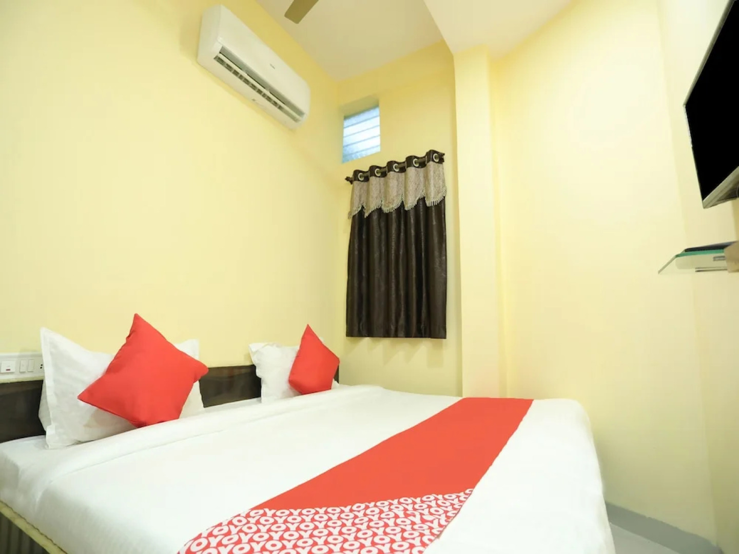 OYO 15217 Shree Gopal Heritage