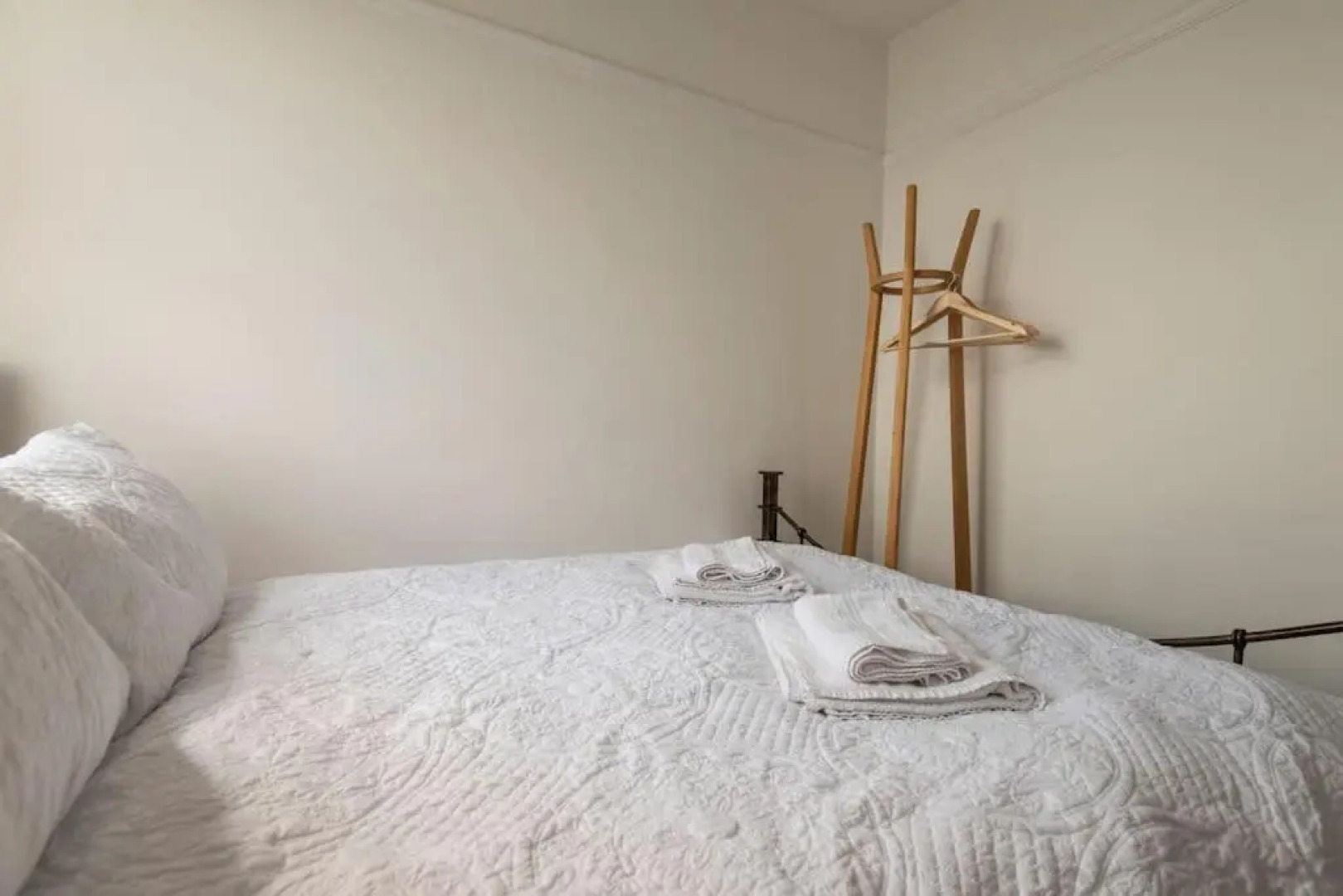 Worthing sea-front apartment