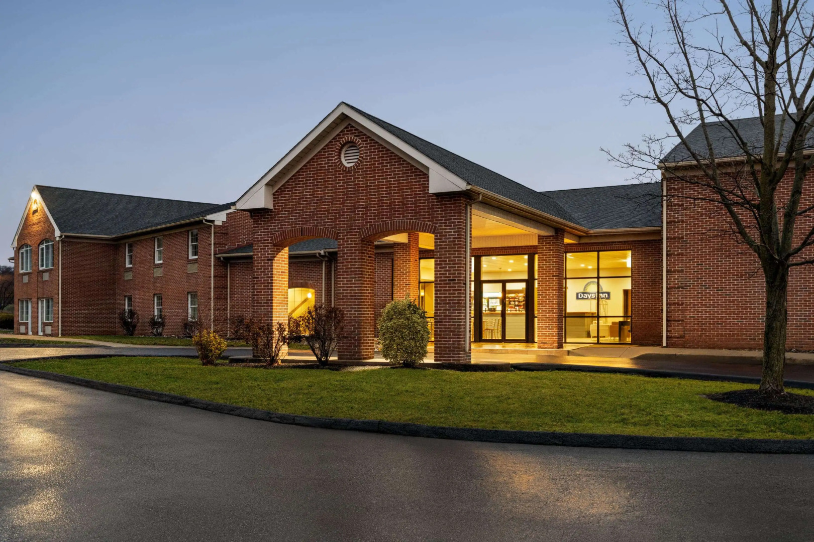 Days Inn & Suites by Wyndham Lancaster Amish Country