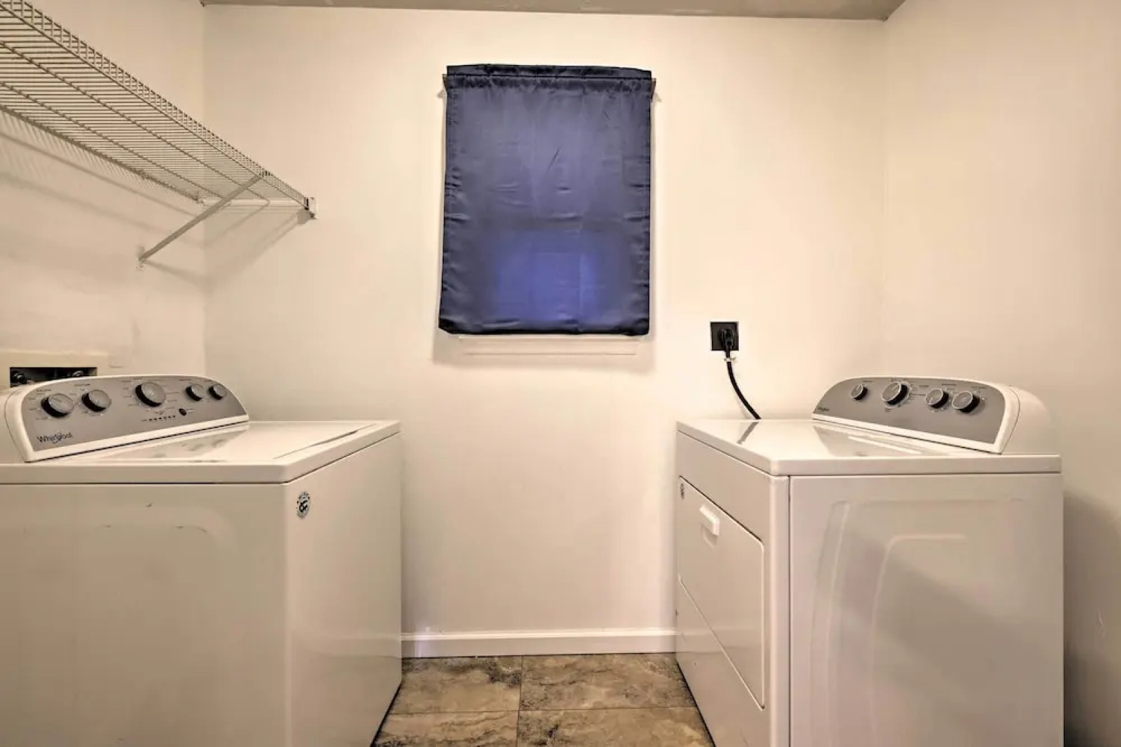 Resort Perks & Lake Access: Poconos Retreat