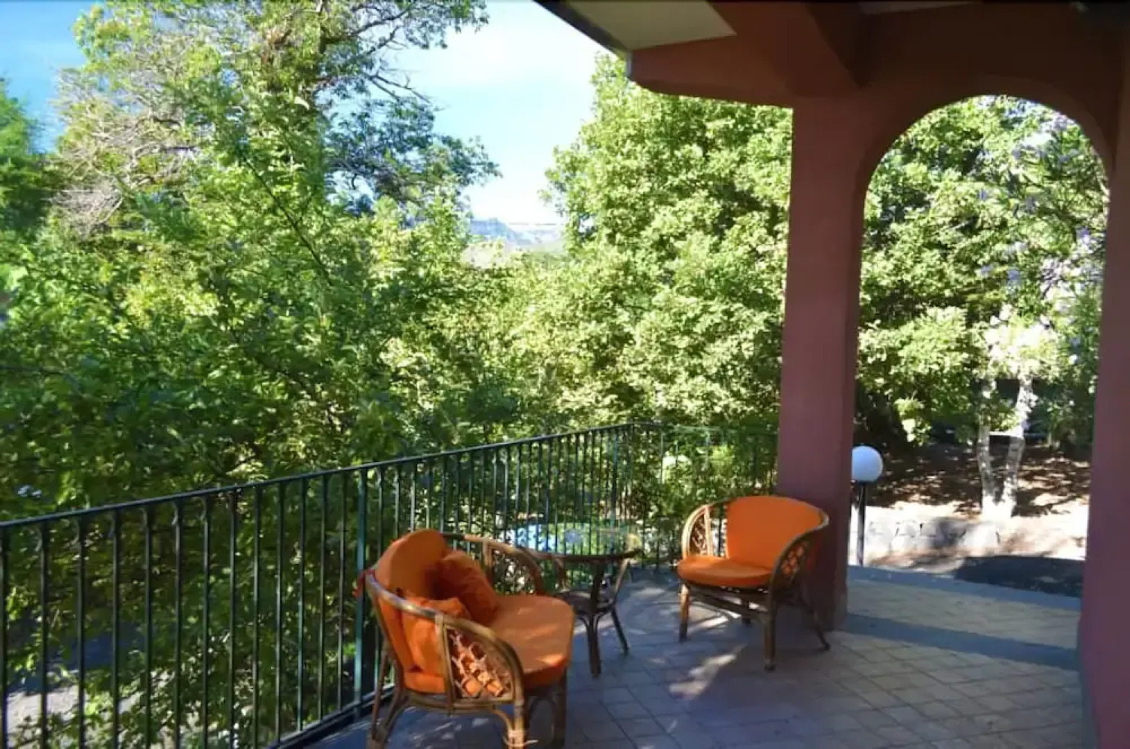 Linfinito Guest House