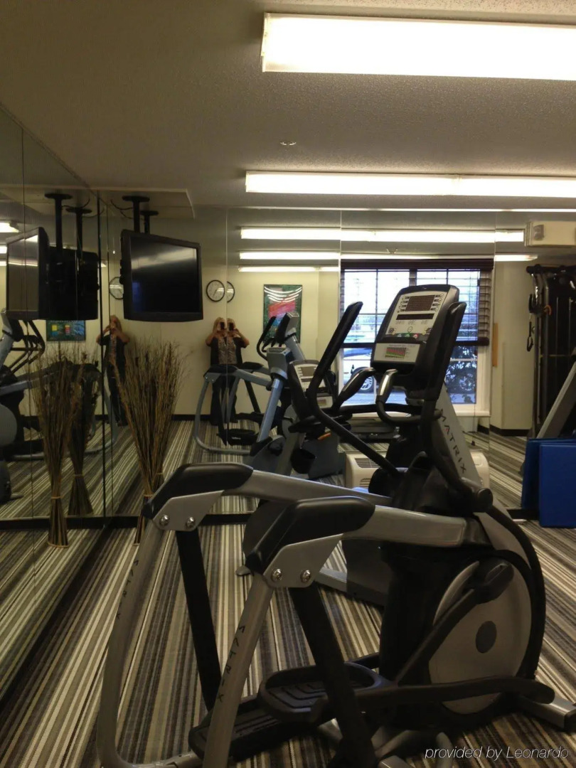 Sonesta Simply Suites Detroit Warren