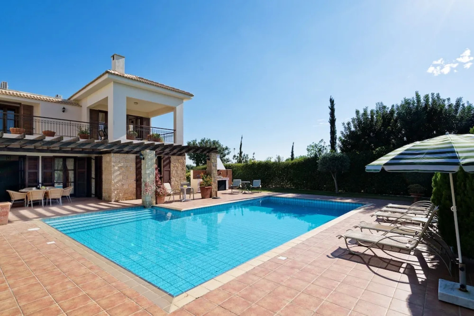3 bedroom Villa Anarita 64 with private L-shaped pool, beautiful gardens, near resort village square