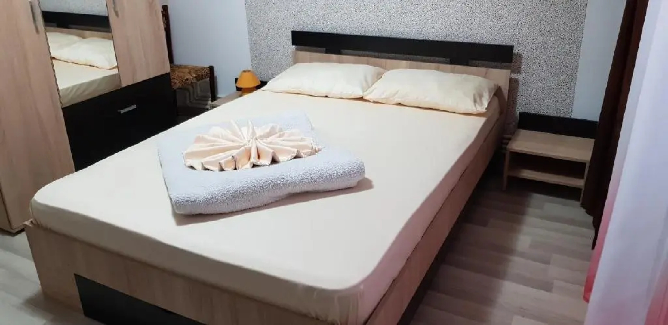 Navodari ap cu 3 cam decomandat la parter cu 2 intrări separate