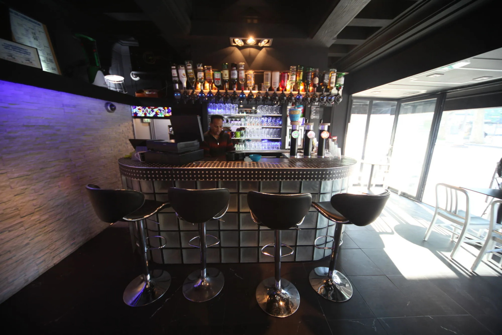 Peace & Love - Hostel