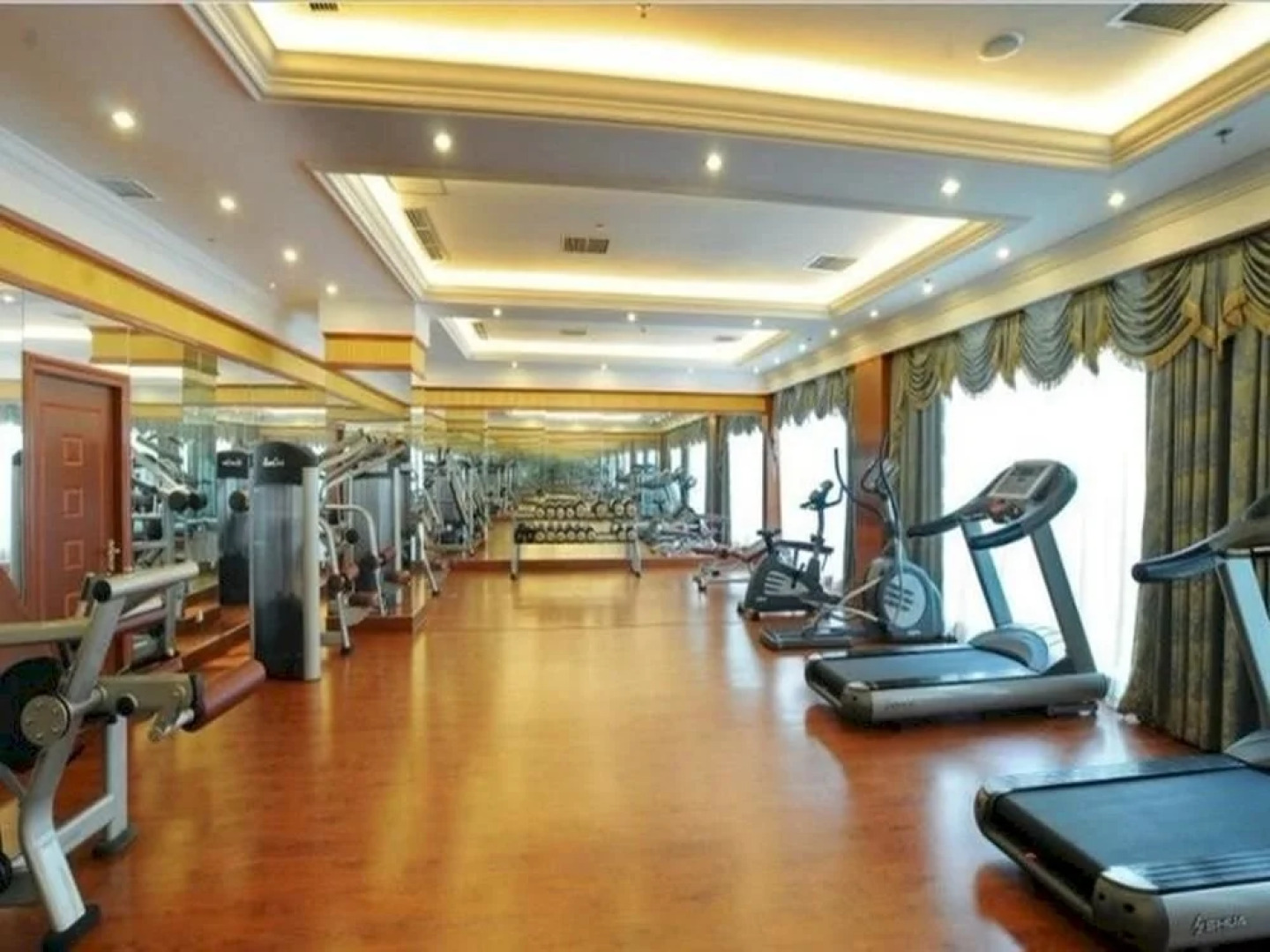 Pacific International Hotel