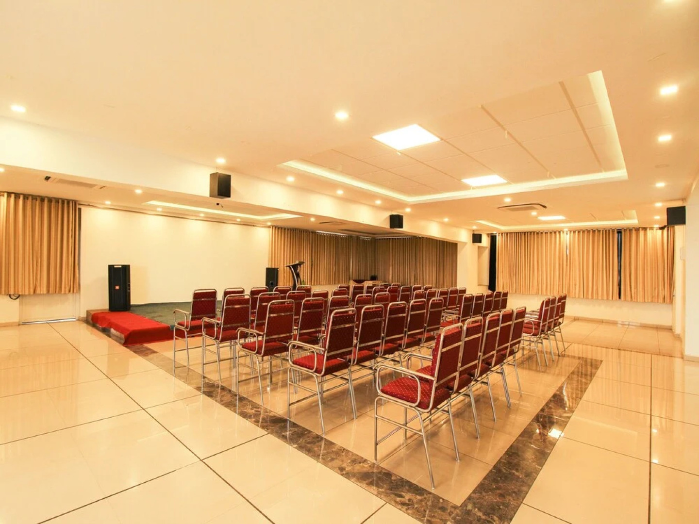 Capital O 3285 Hotel Radiant