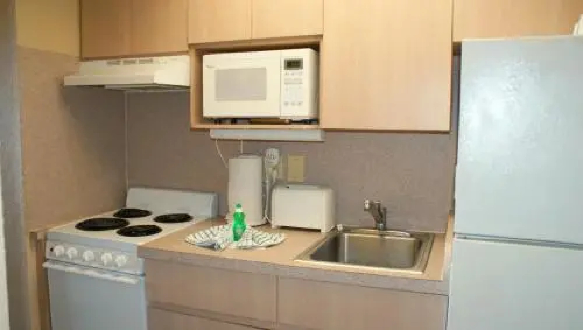 Shalimar Cottages And Motel