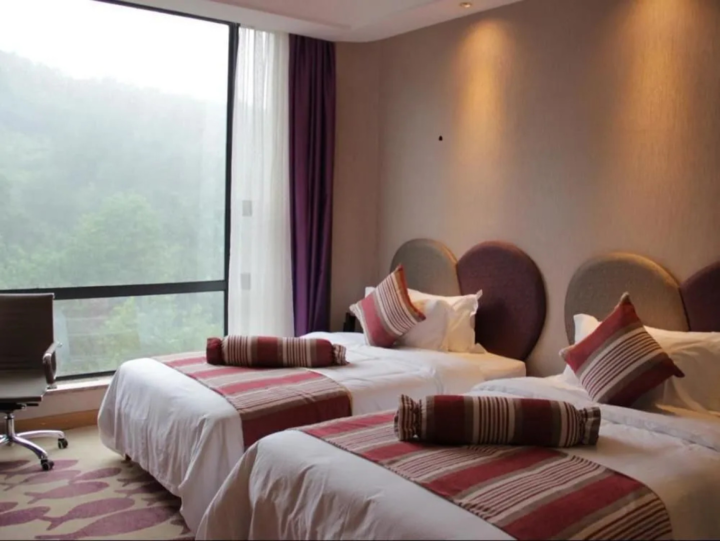 Xianning Youth Theme Hotel