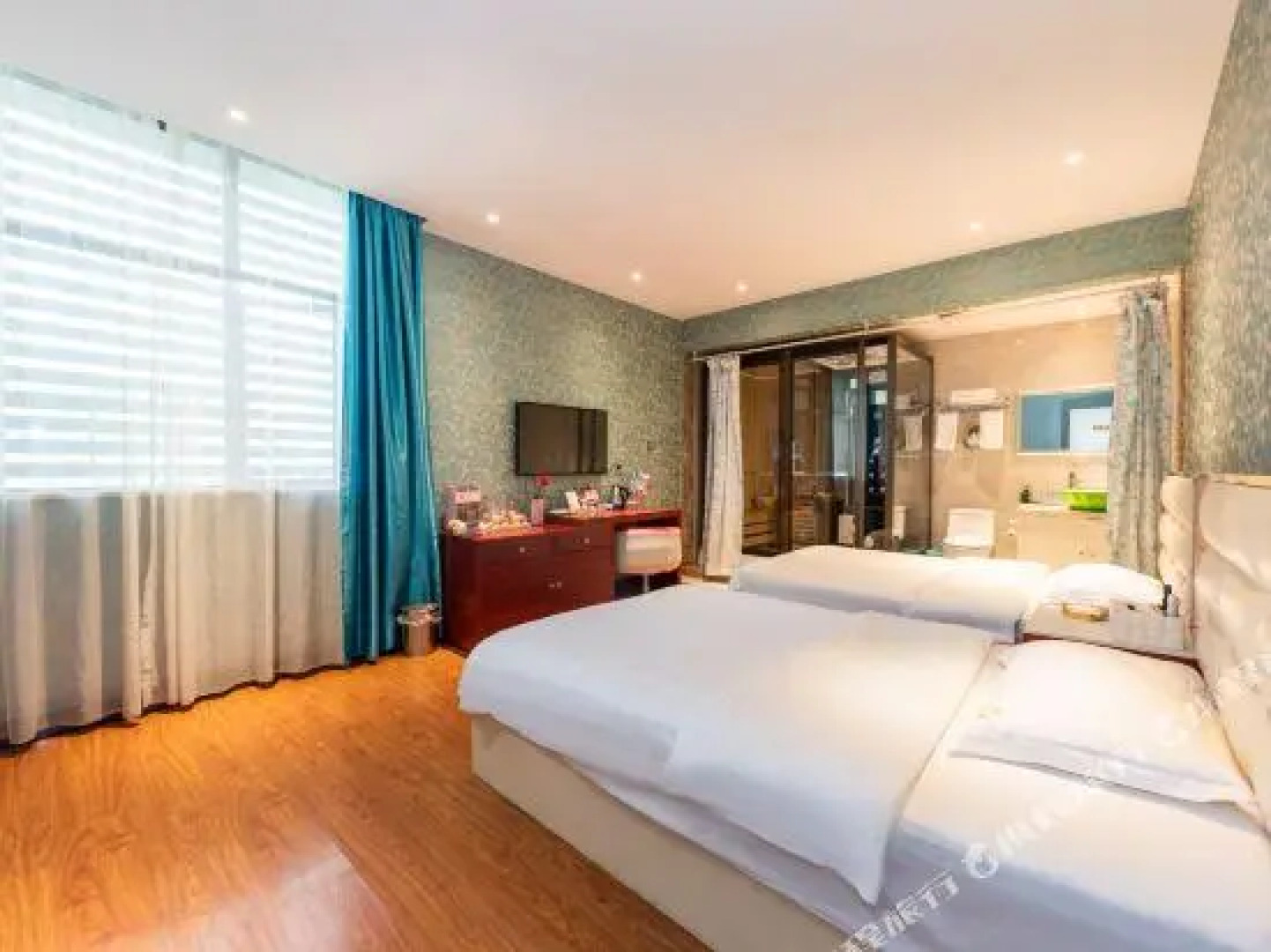 Senyuan Romantic Theme Hotel