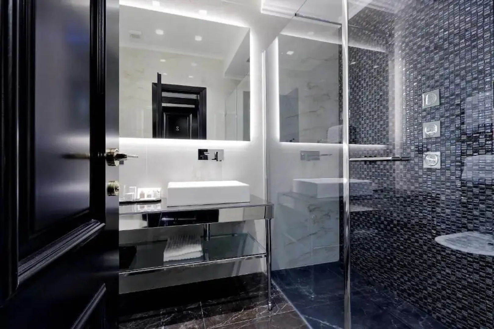 BQ HOUSE COLOSSEO Luxury rooms