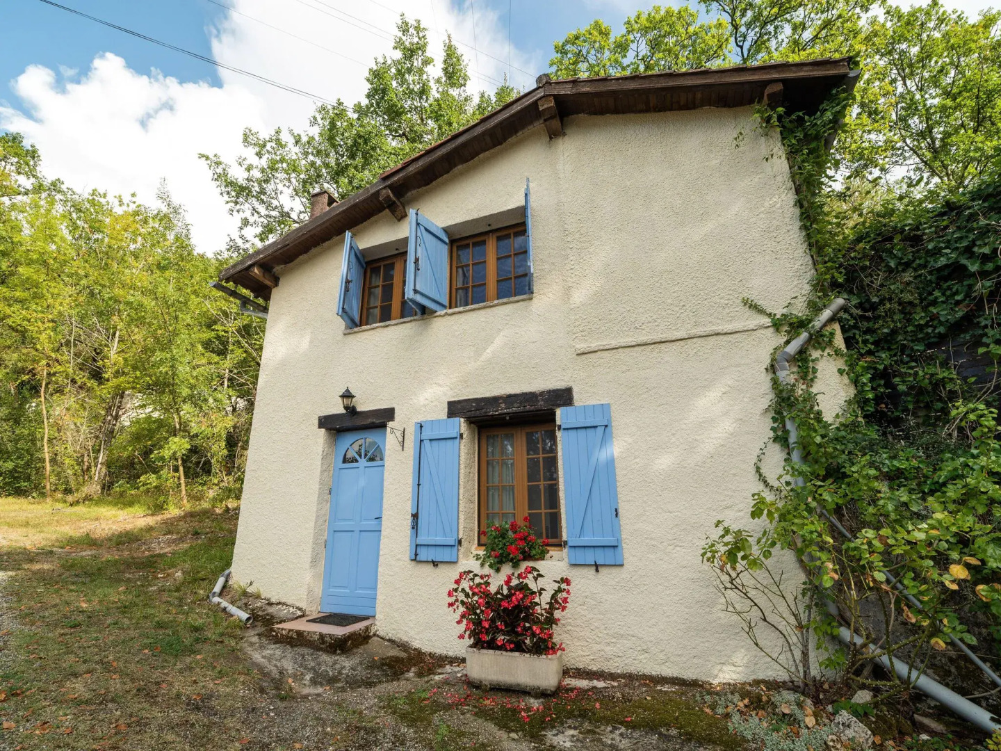 Pleasant Holiday Home in Touffailles With Sauna