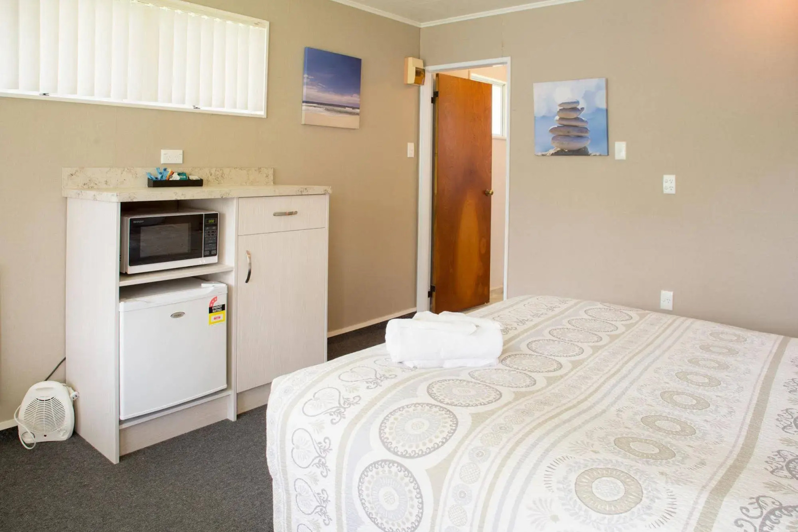 Colonial on Gladstone