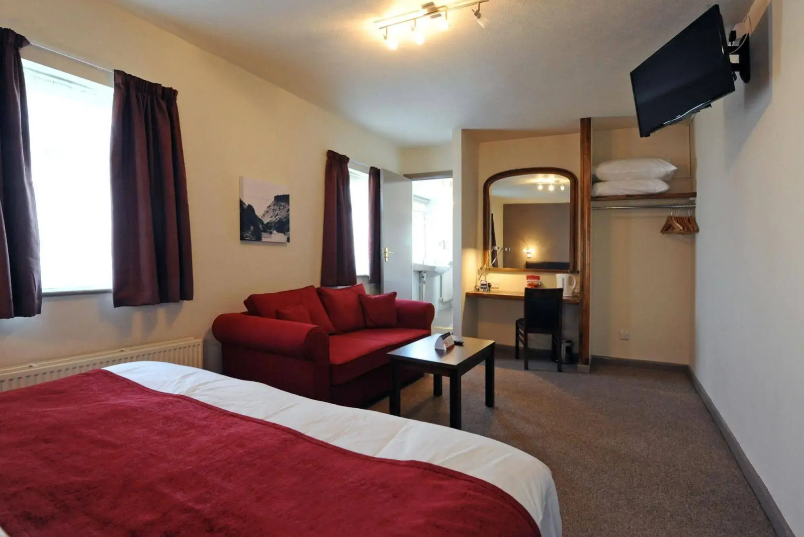 The Spyglass and Kettle