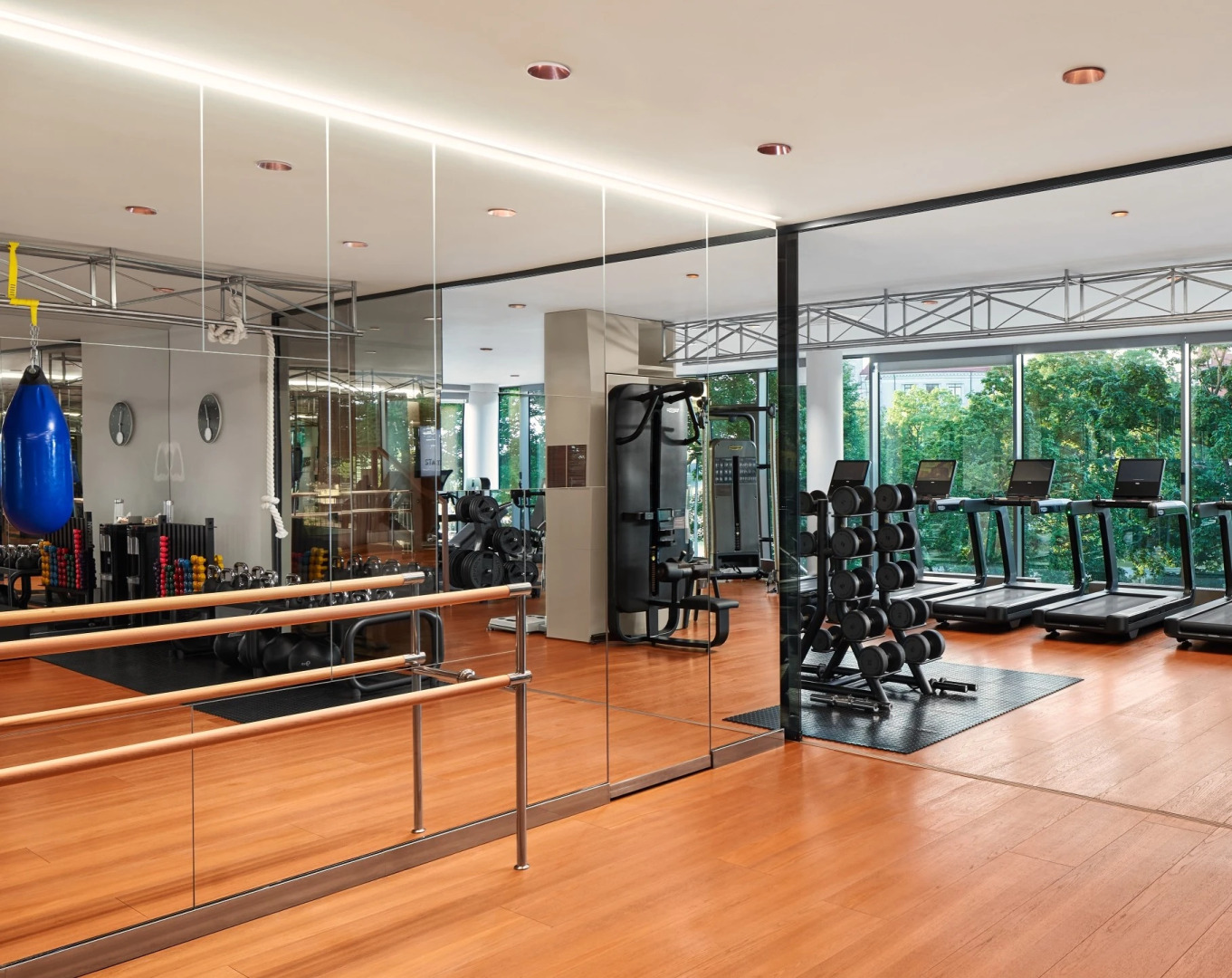 Отель Crystal House Suite Hotel & Spa