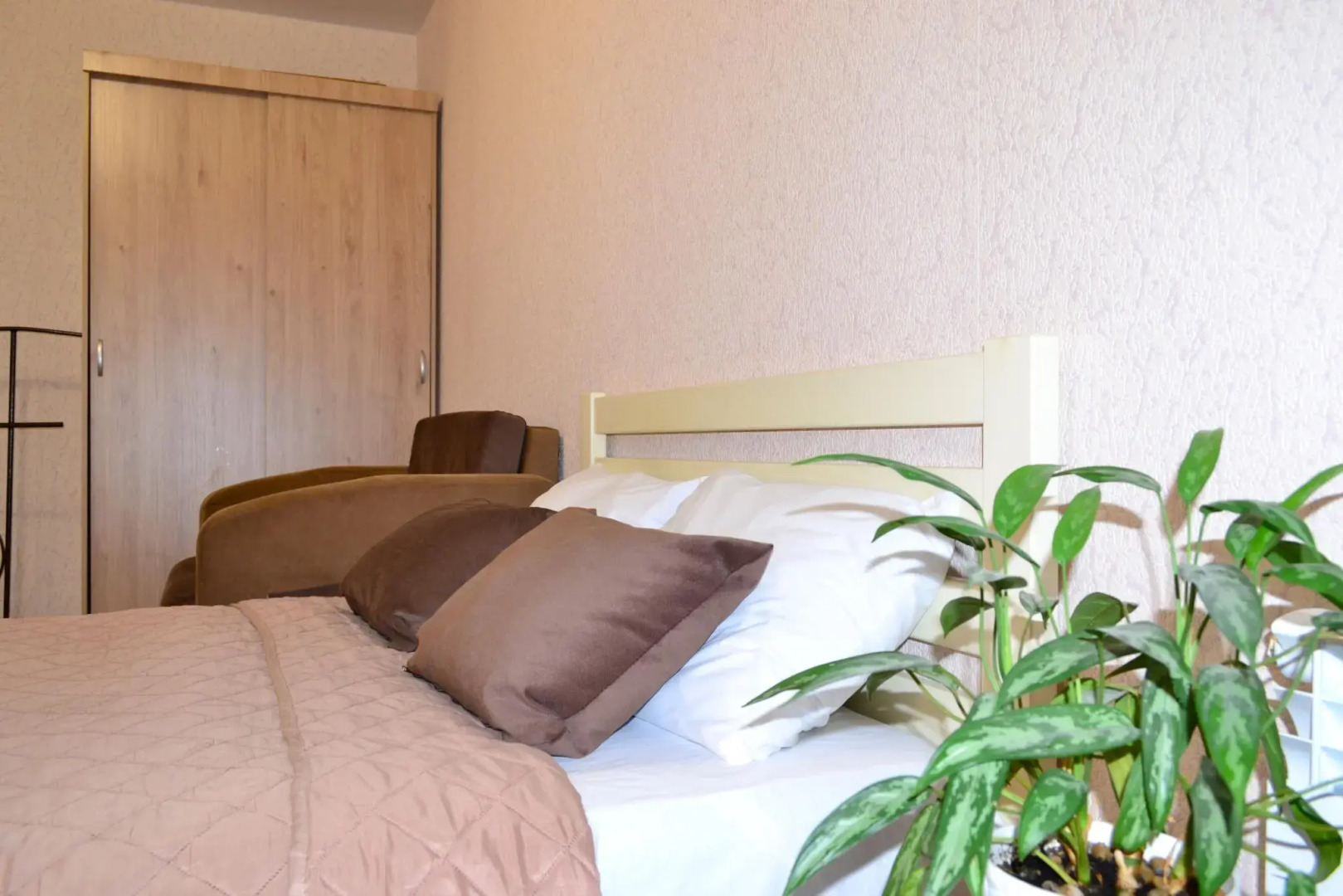 ЭмиЛи на улице Конструкторов 29А к1