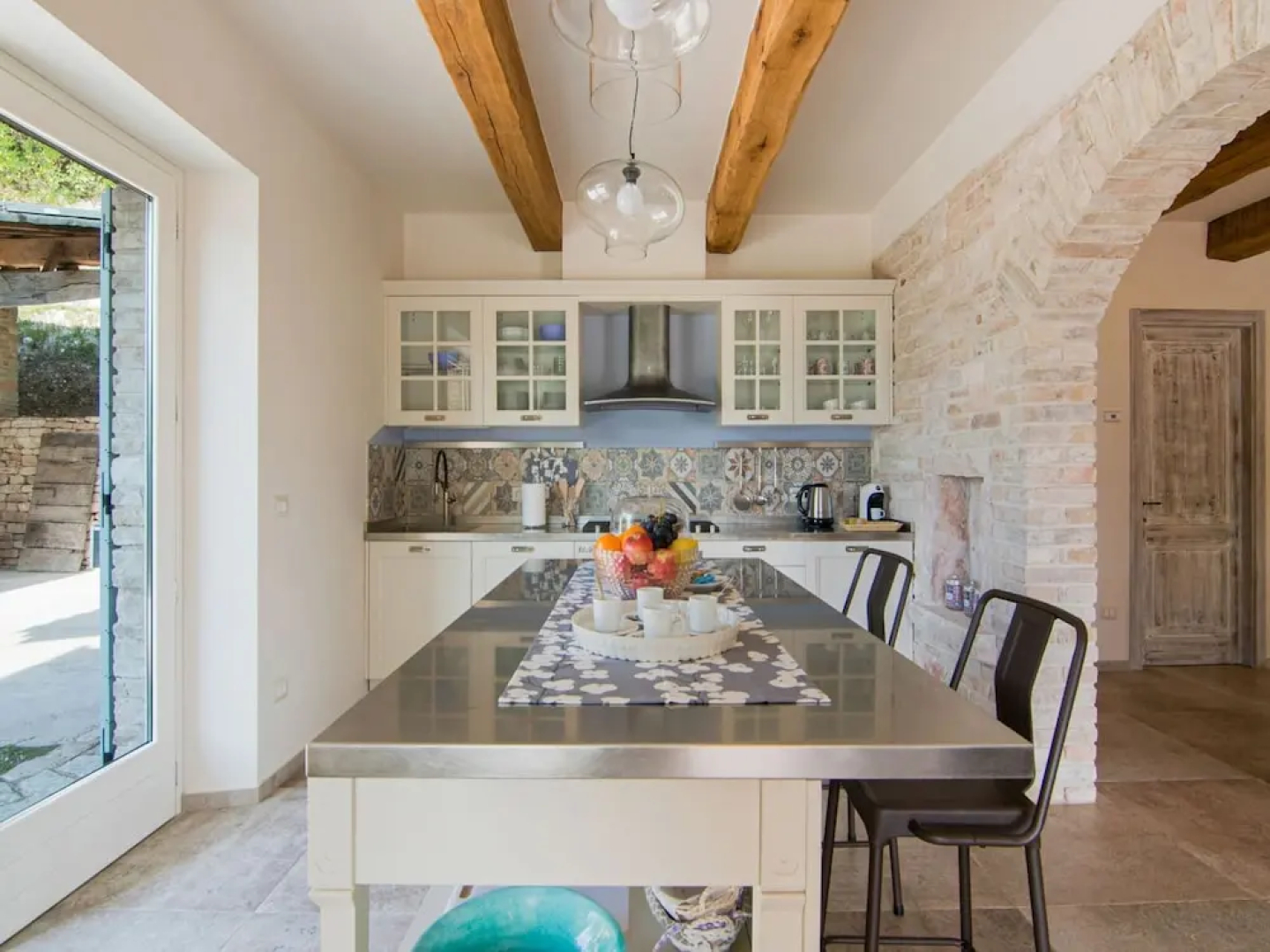 Chic Villa in Acqualagna with Hot Tub in Pool & Private Garden