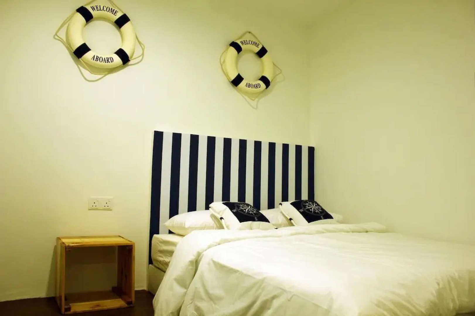 Roof Talk Theme Hostel