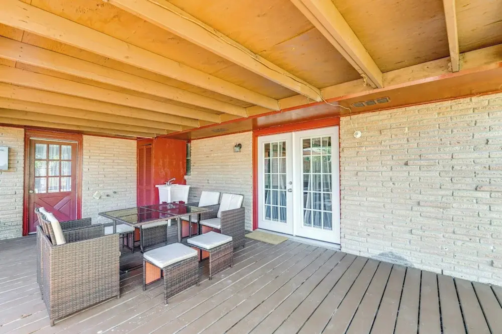 Game Room & Grill: Family Home in Corpus Christi!