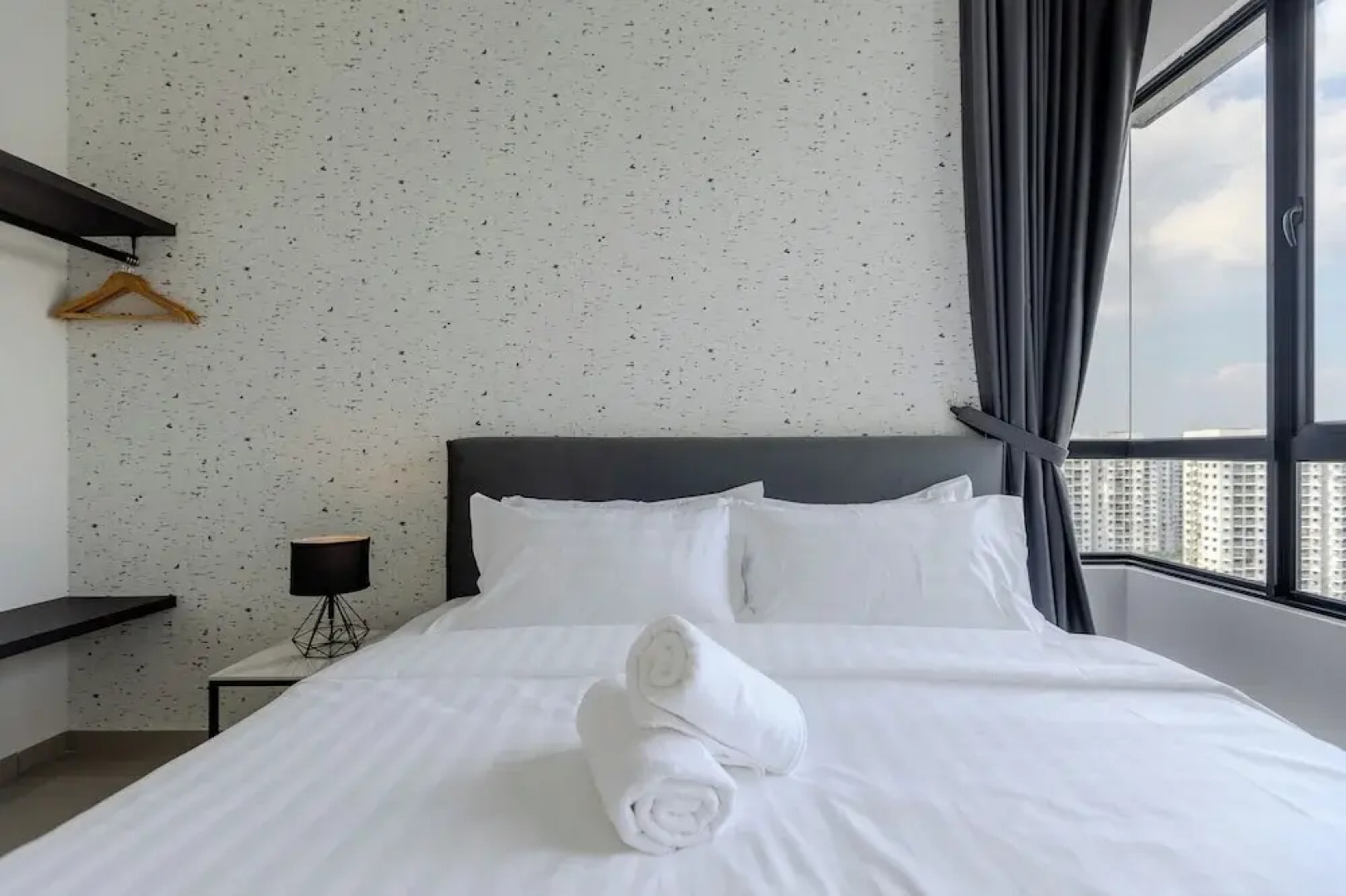 Sunshine Residence Suites