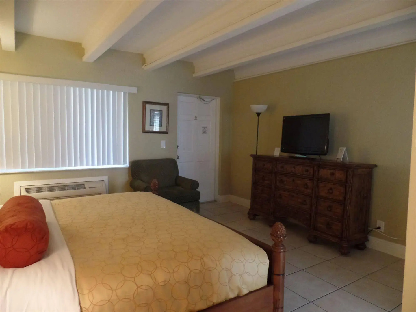 The Bayside Inn & Marina