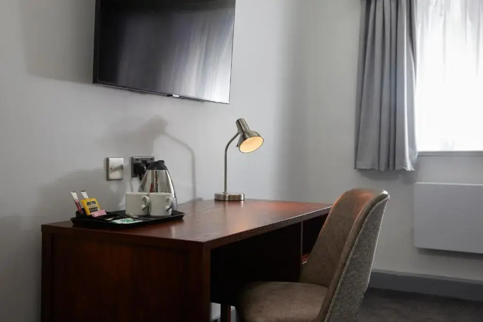 The Longshoot Hotel by Greene King Inns