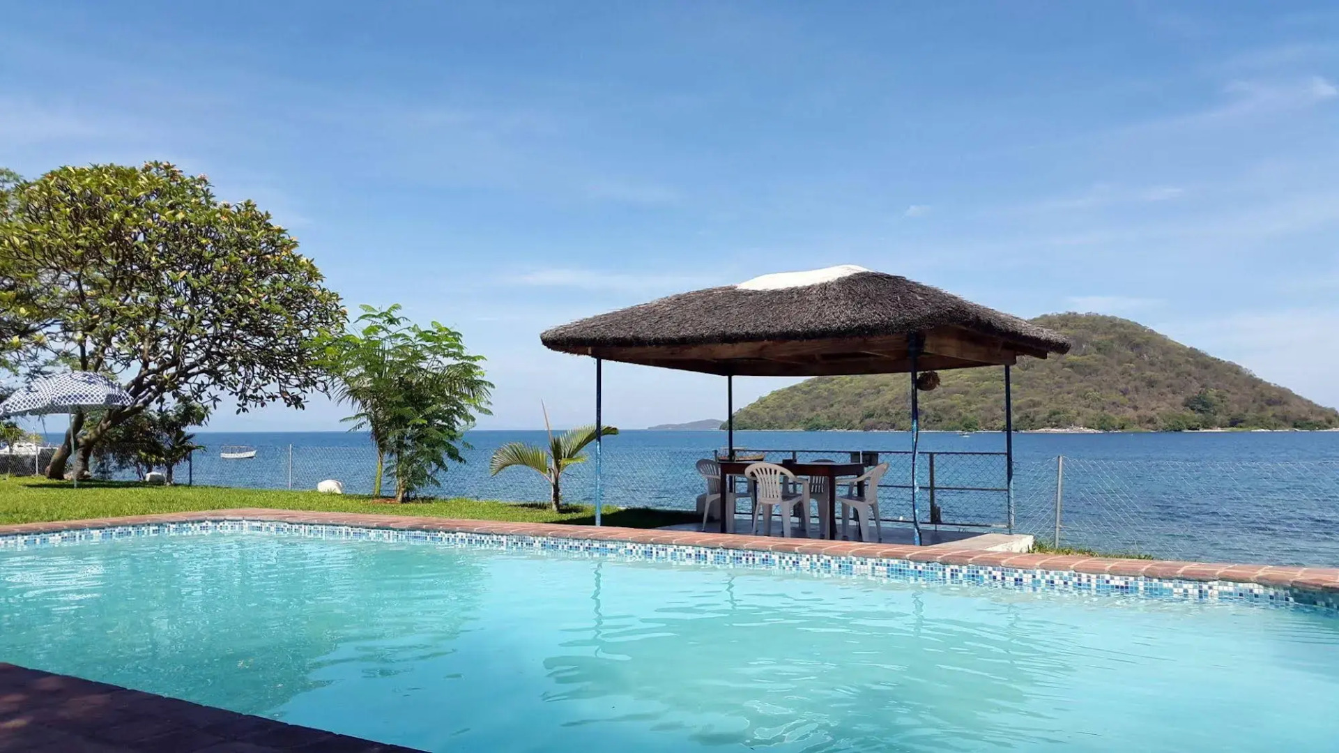 Annies Lodge Cape Maclear