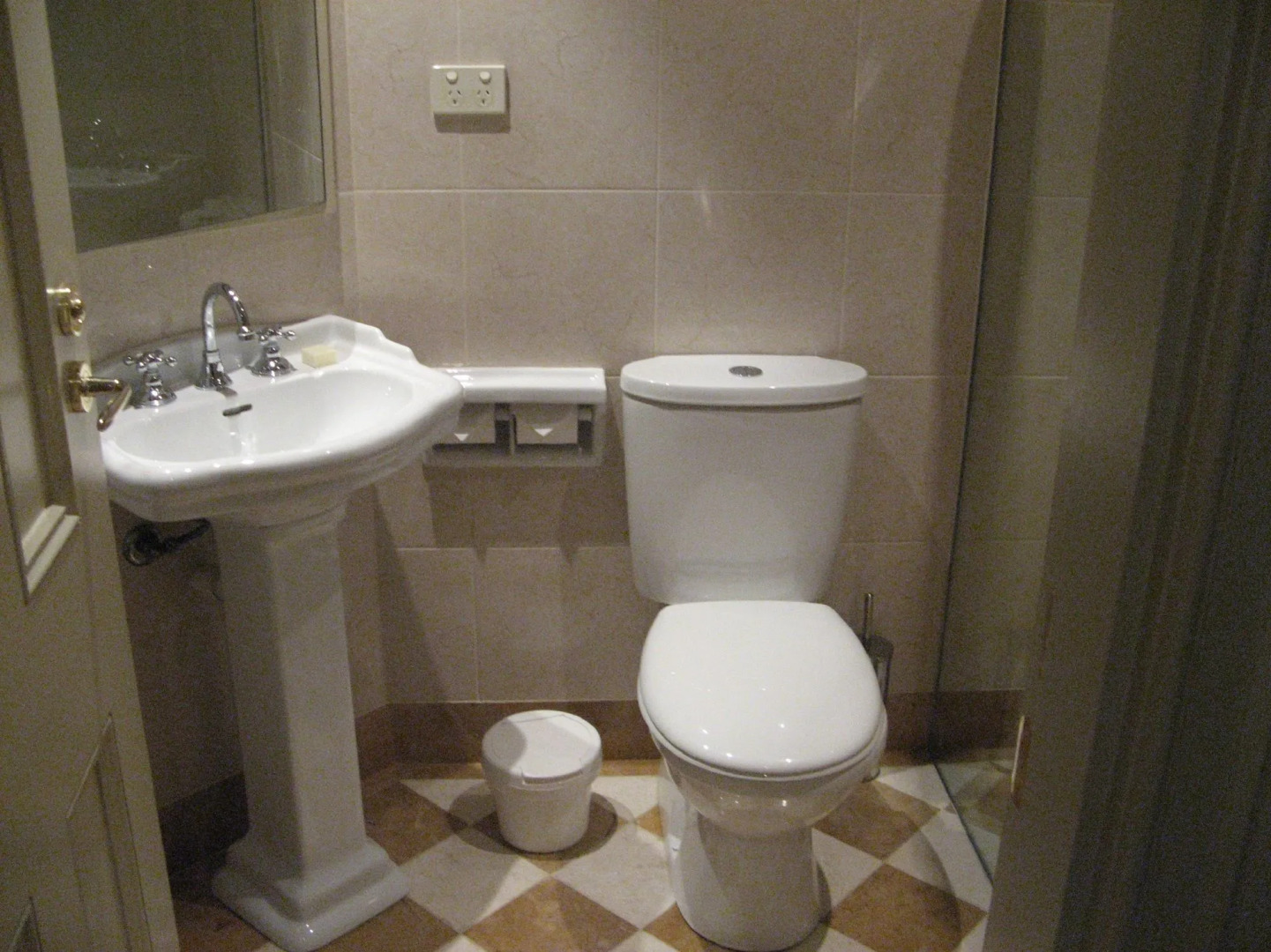 Grande Vue Private Hotel