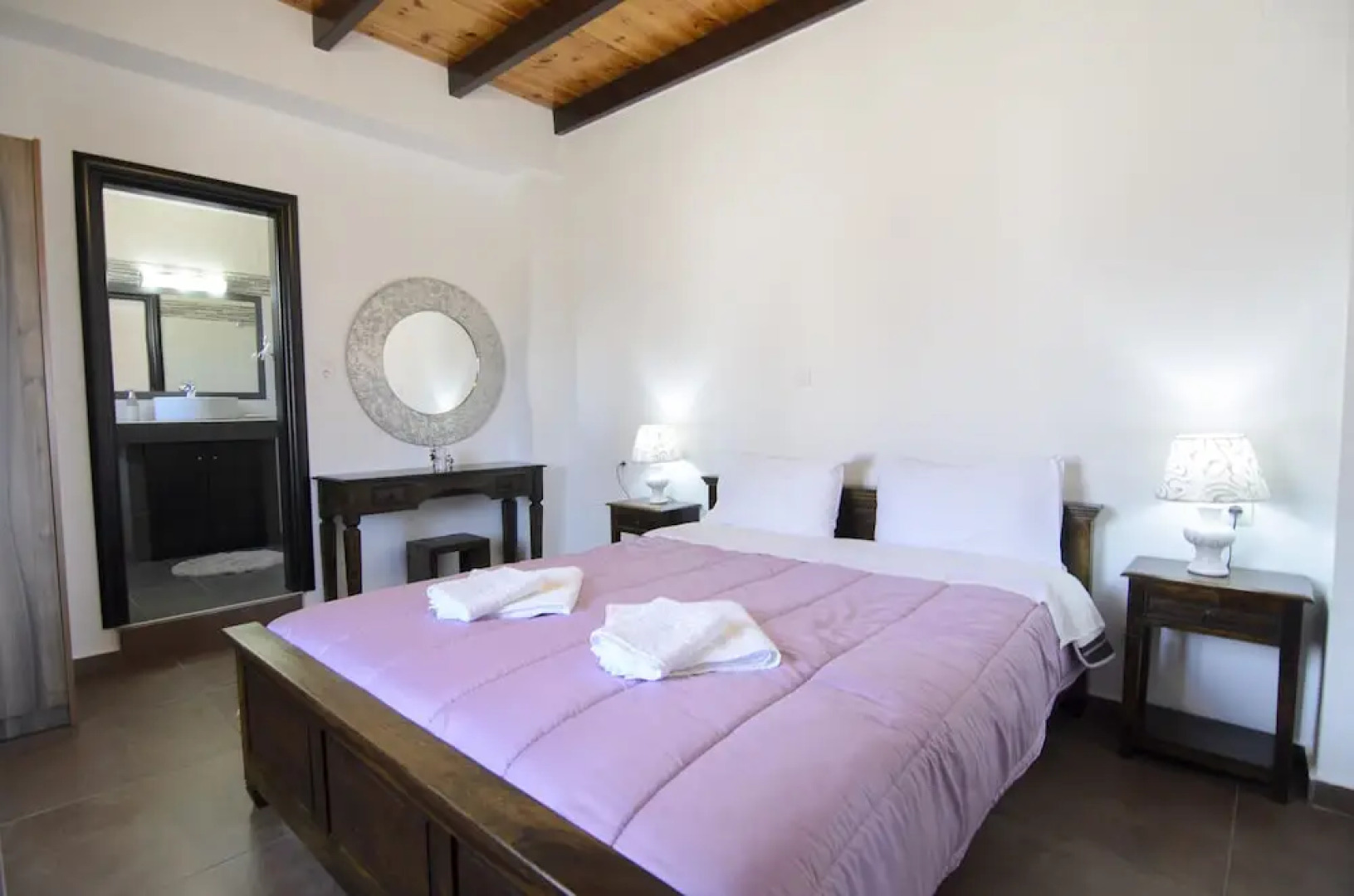 Traditional Apartments Madares