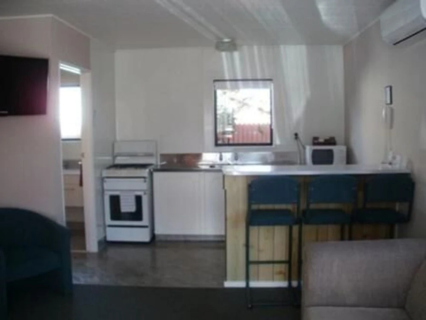 Gloucester House Motel