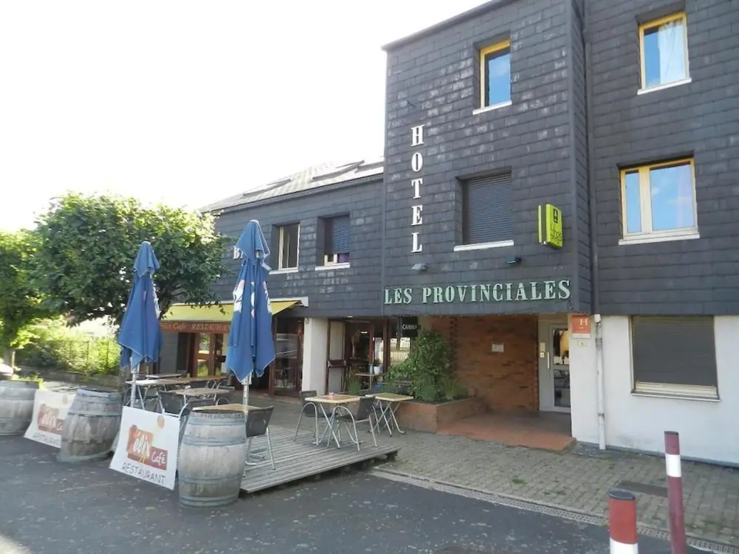 Les Provinciales Hotel & Restaurent