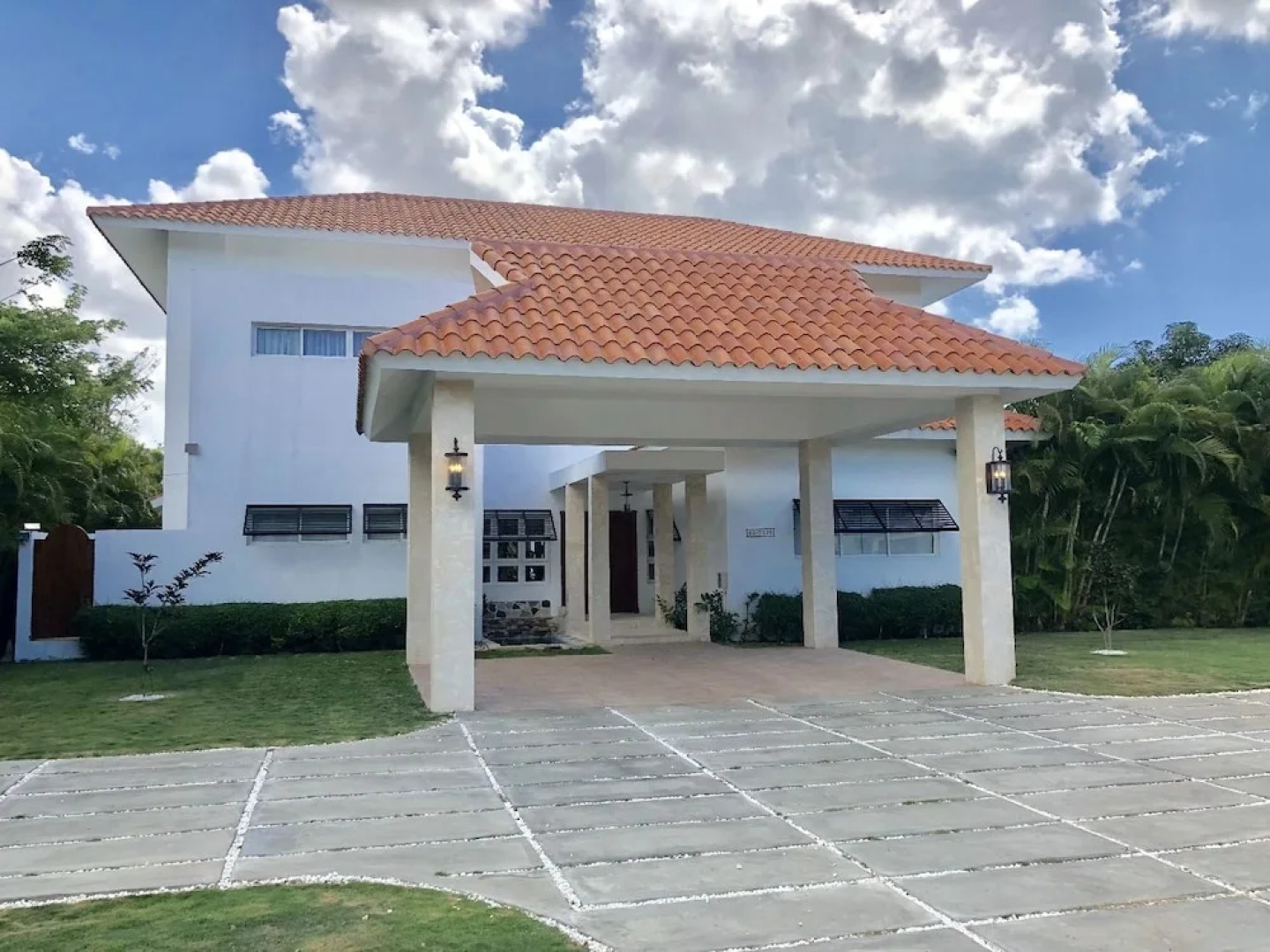 Villa in Metro Country Club