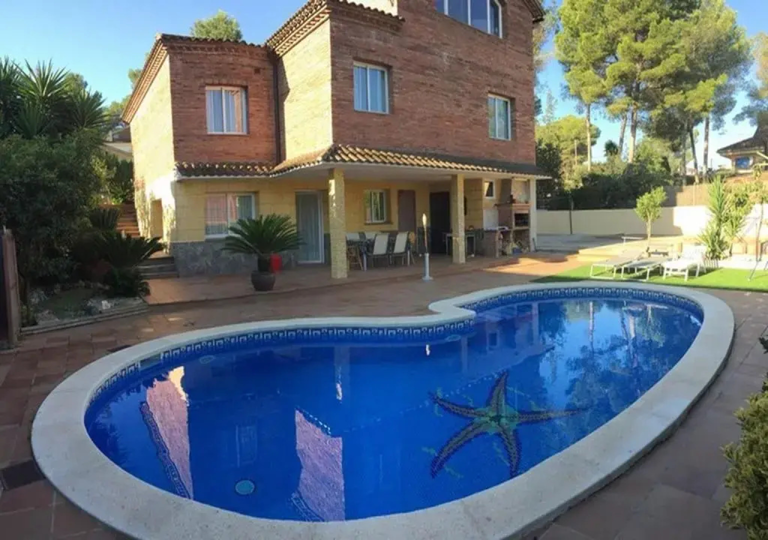 CALIFORNIA HOUSE IN CANYELLES by hlclub HUTB-15940