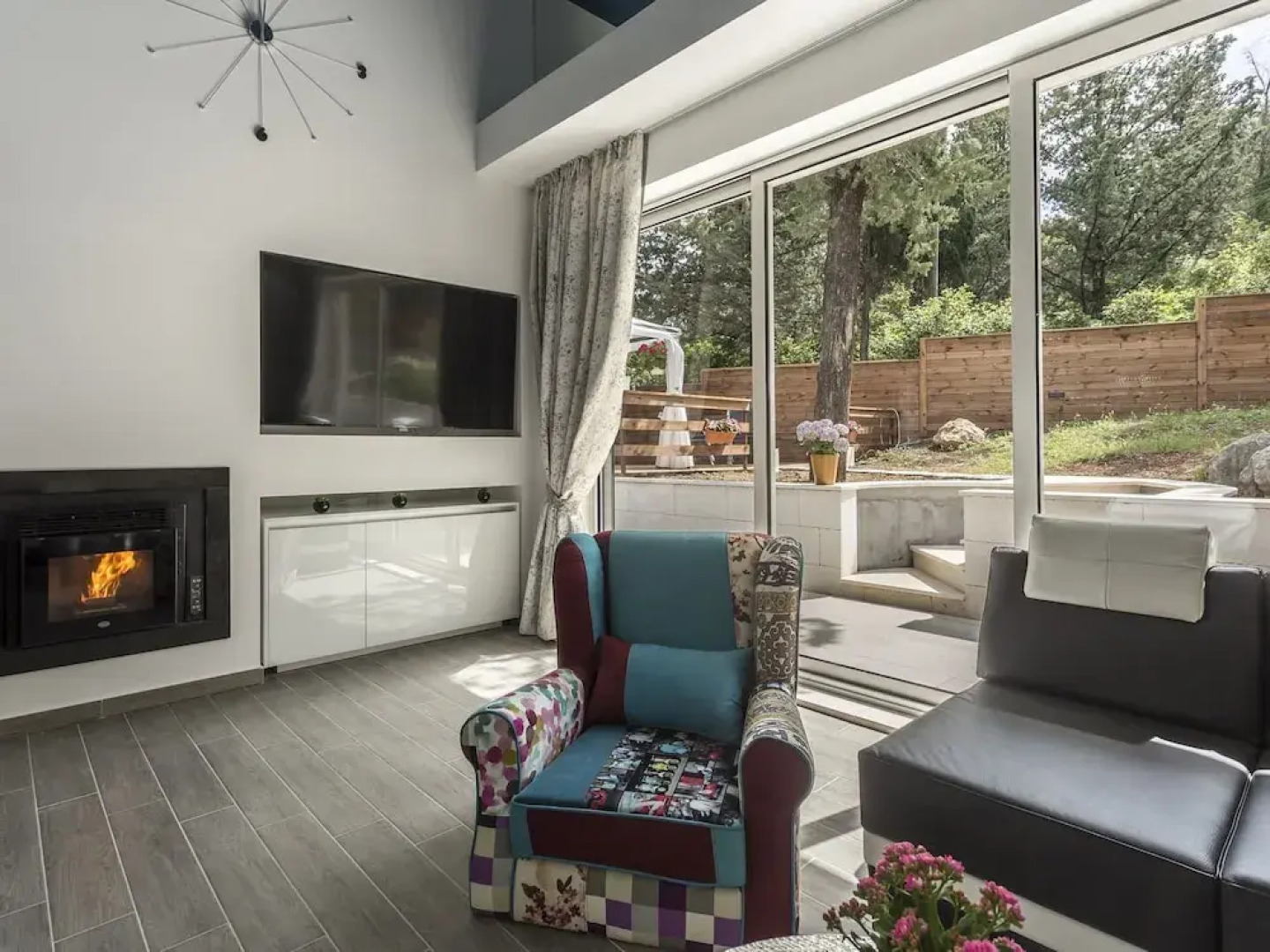 Fabuluous Villa with Private Pool, Garden, Hot Tub