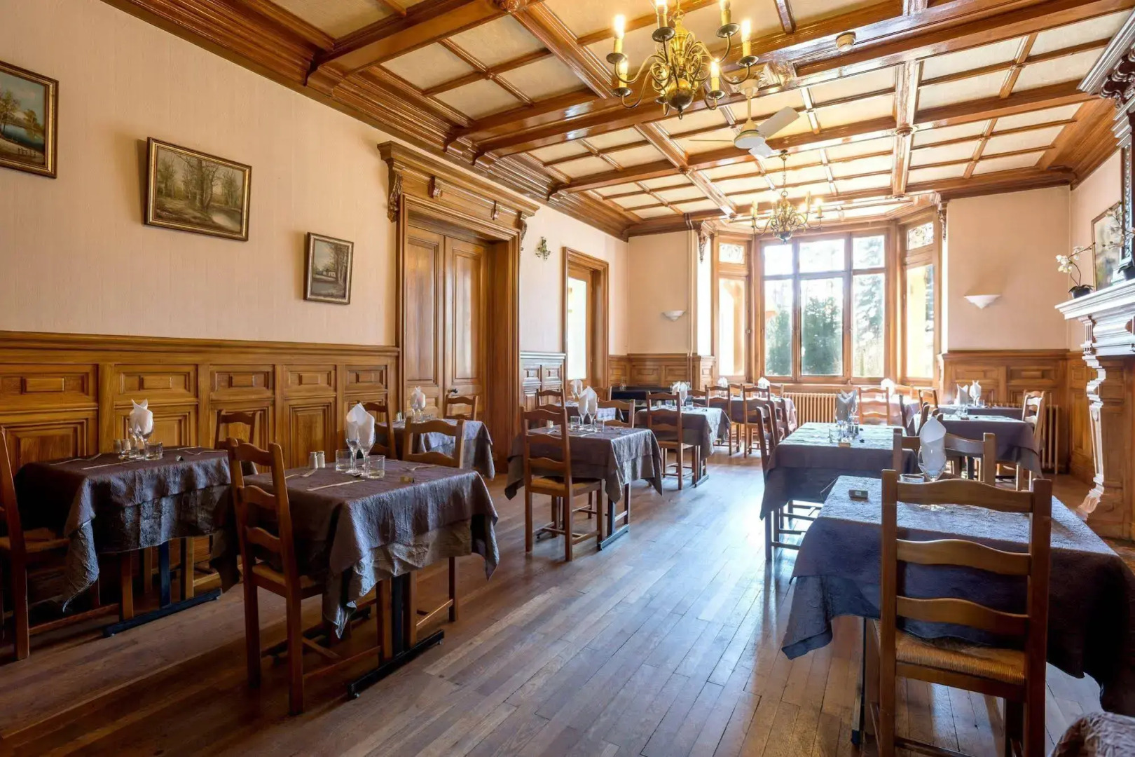 Domaine des Cèdres : Logis Hôtel, Résidence, Gîtes et Insolites