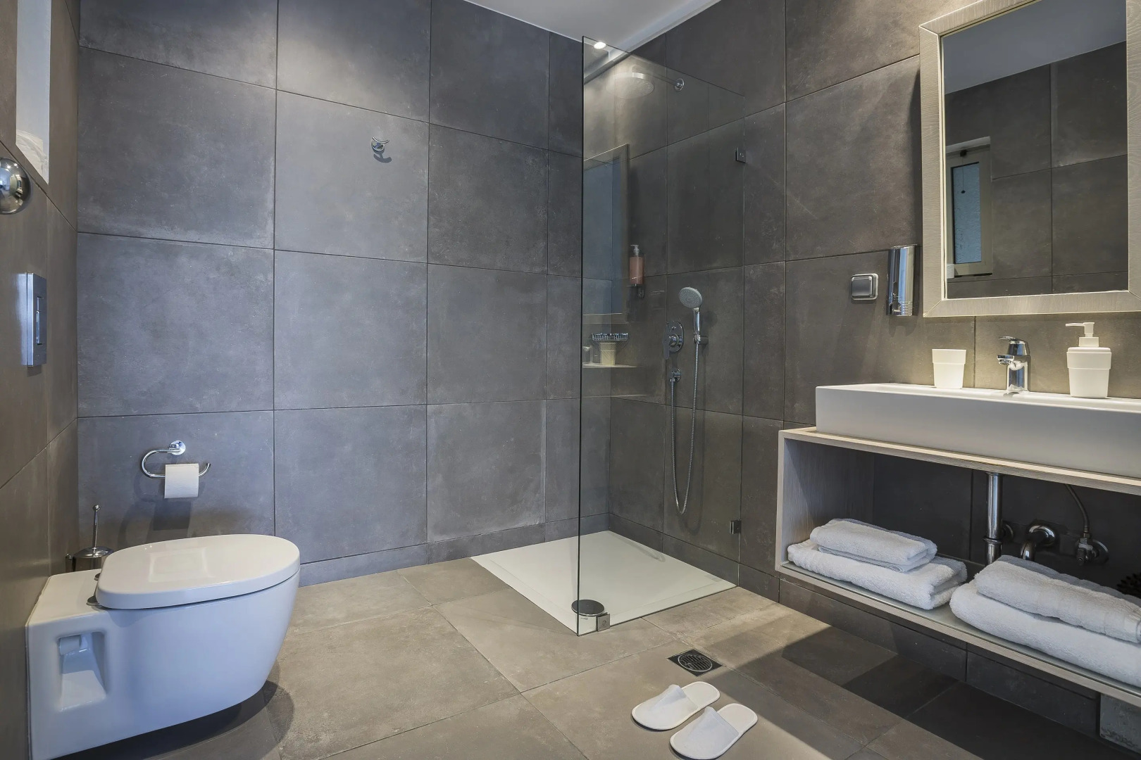 Astra Village Hotel Suites