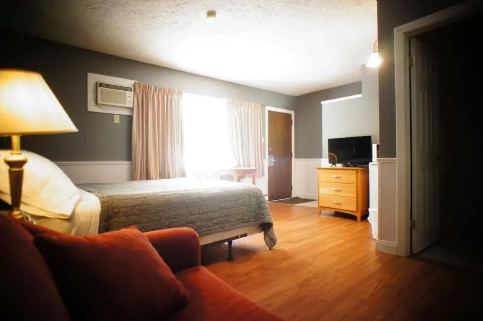 Silverwood Inn & Suites