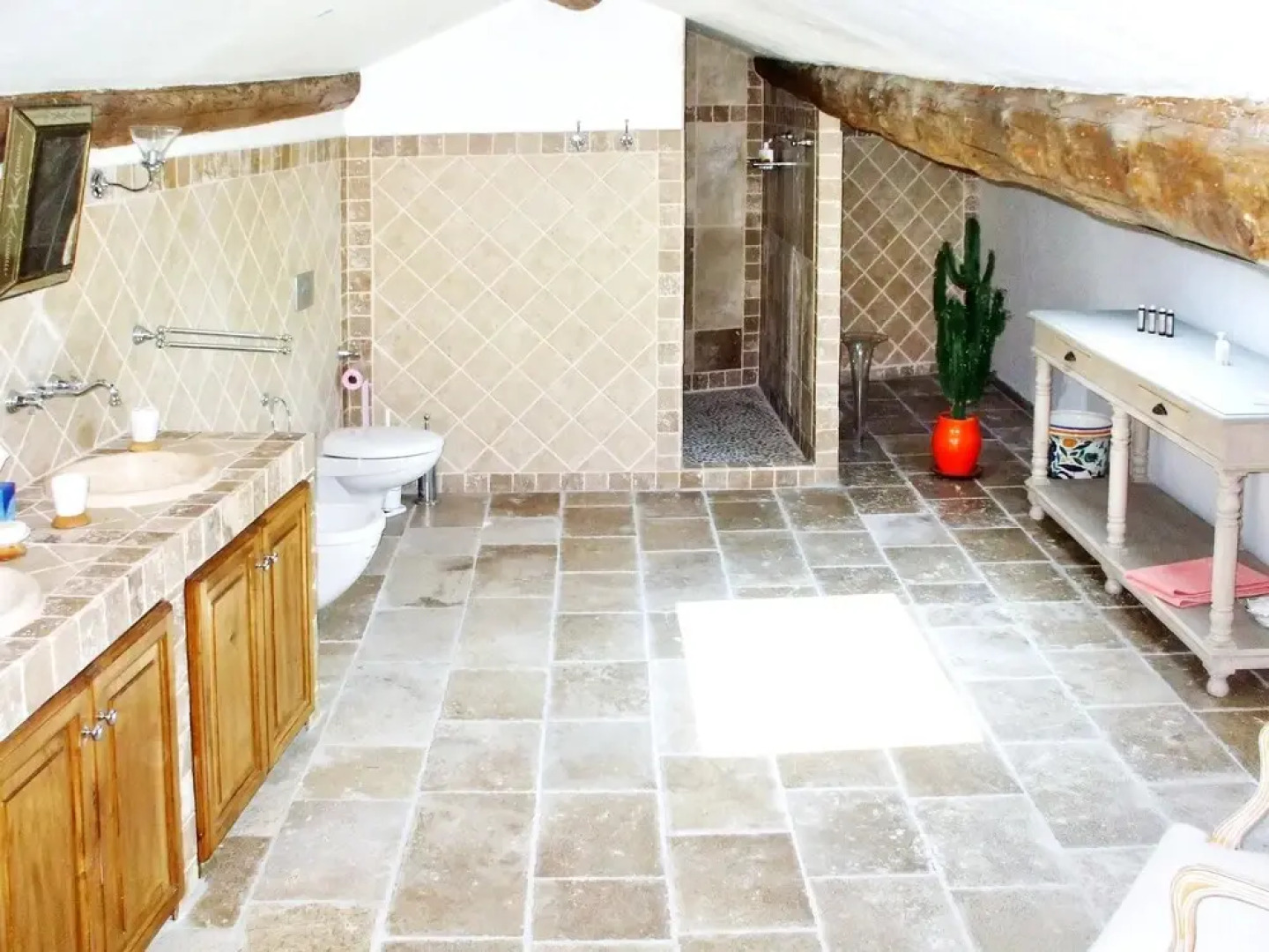 House With 4 Bedrooms in Mollégès, With Wonderful Mountain View, Priva