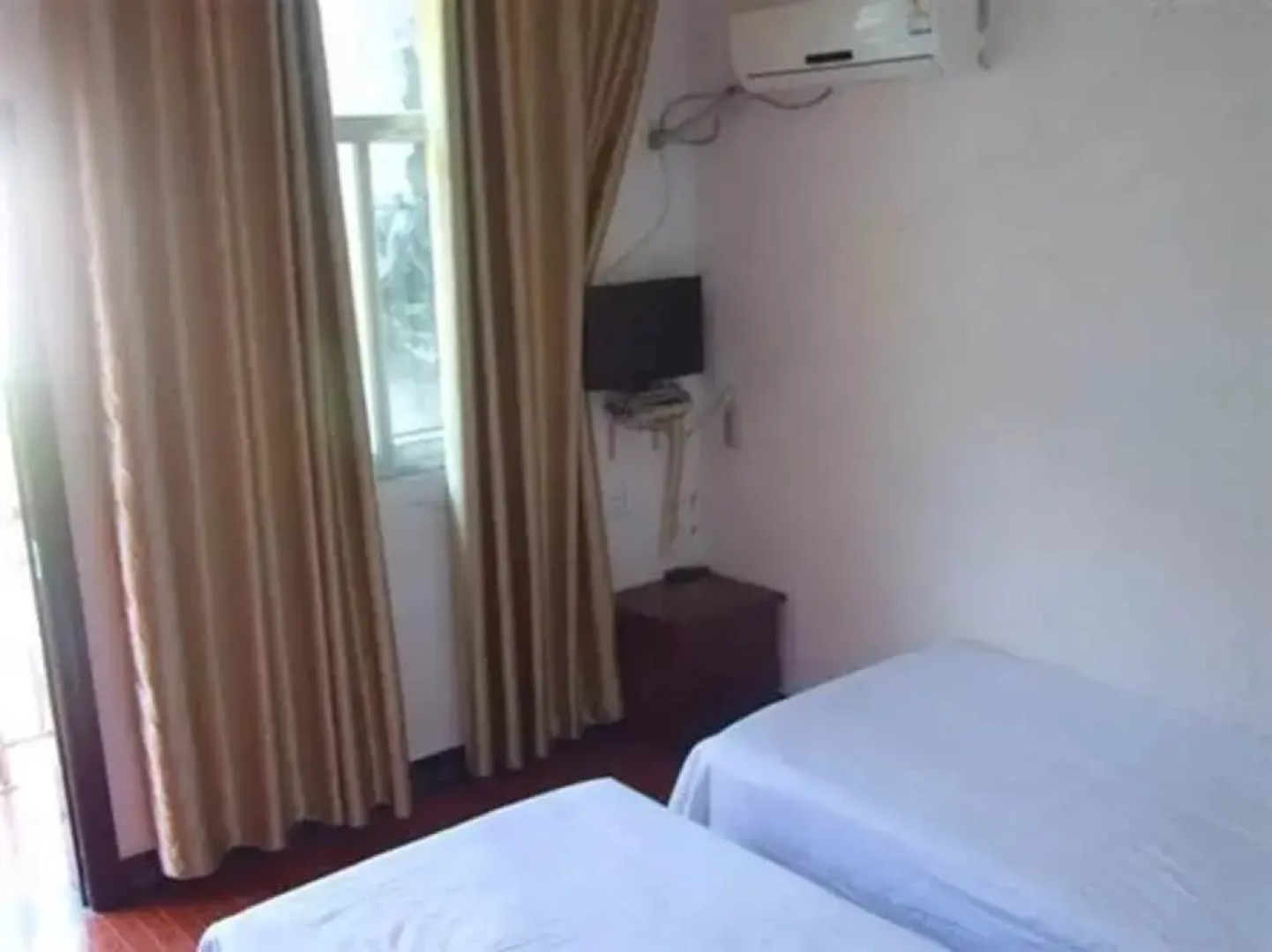 Wuyuan Qingyuan Guanting Guest House