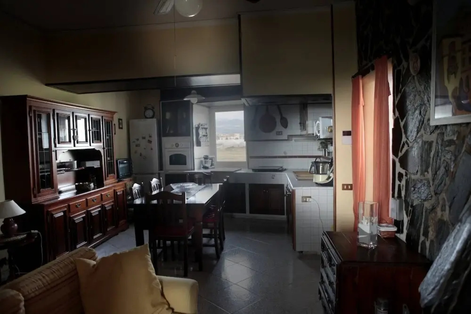 Rilassante E Indipendente- La Rondinella -detacha