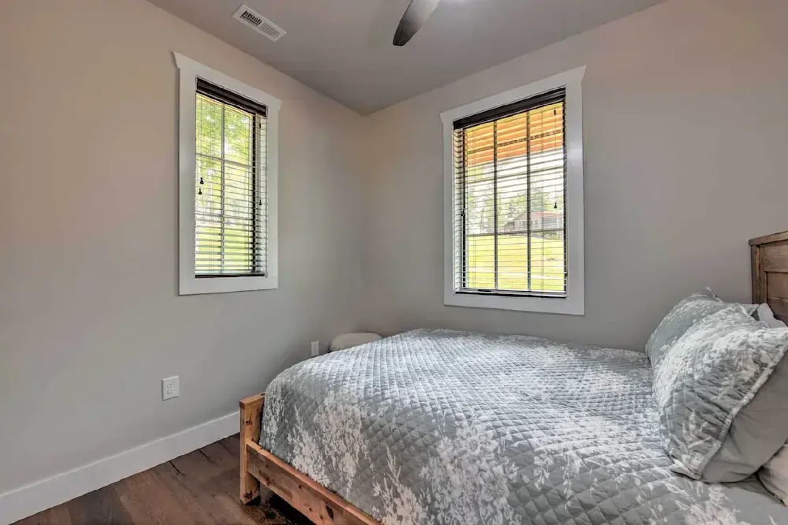 7 Mi to Ski Sapphire Valley: Cottage w/ Fire Pit