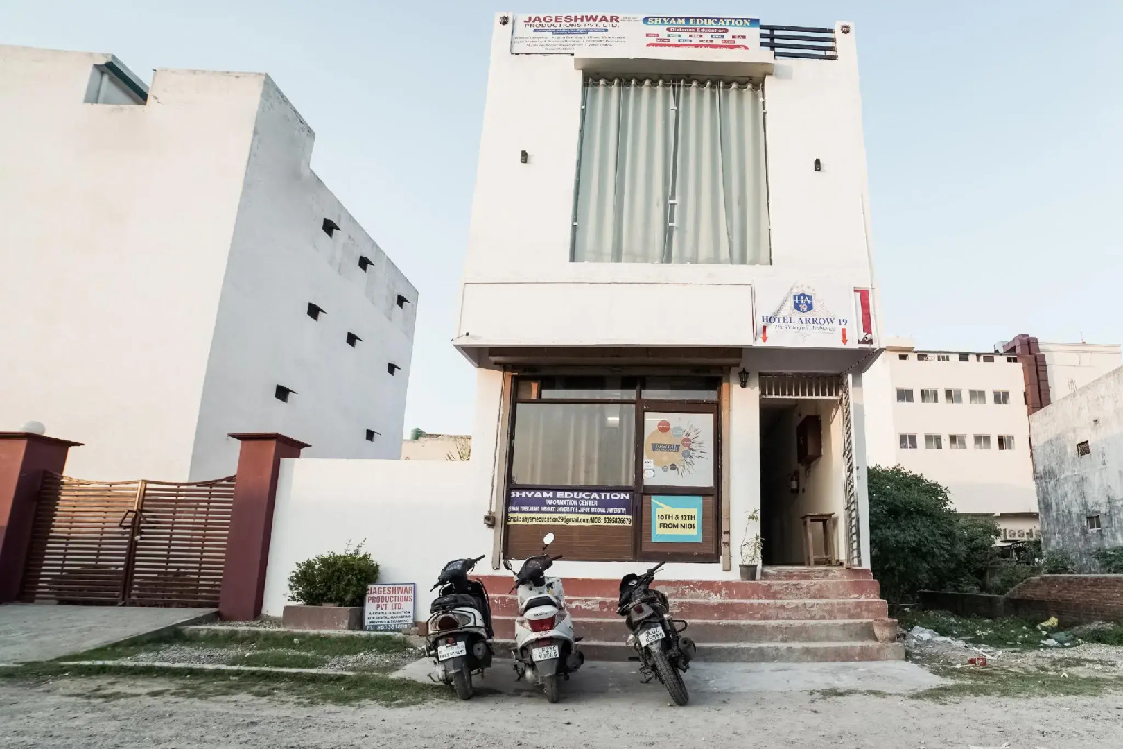 OYO 70670 Hotel Arrow 19