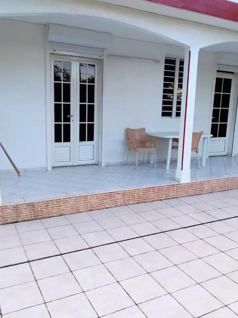 House with 2 Bedrooms in Petit-Canal, with Wonderful Sea View, Enclosed Garden And Wifi - 8 Km From the Beach